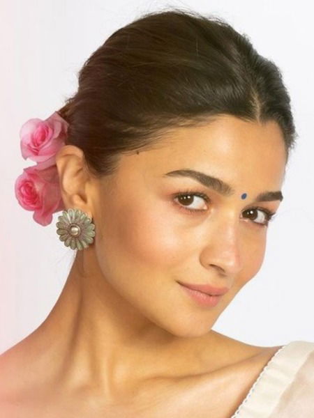 शुभ्र परी! पाहा आलिया भटचे सुंदर पांढरे ड्रेस... - Marathi News | शुभ्र परी! पाहा आलिया भटचे सुंदर पांढरे ड्रेस... | Latest Photos at Lokmat.com शुभ्र परी! पाहा आलिया भटचे सुंदर पांढरे ड्रेस... - Marathi News | शुभ्र परी! पाहा आलिया भटचे सुंदर पांढरे ड्रेस... | Latest Photos at Lokmat.com