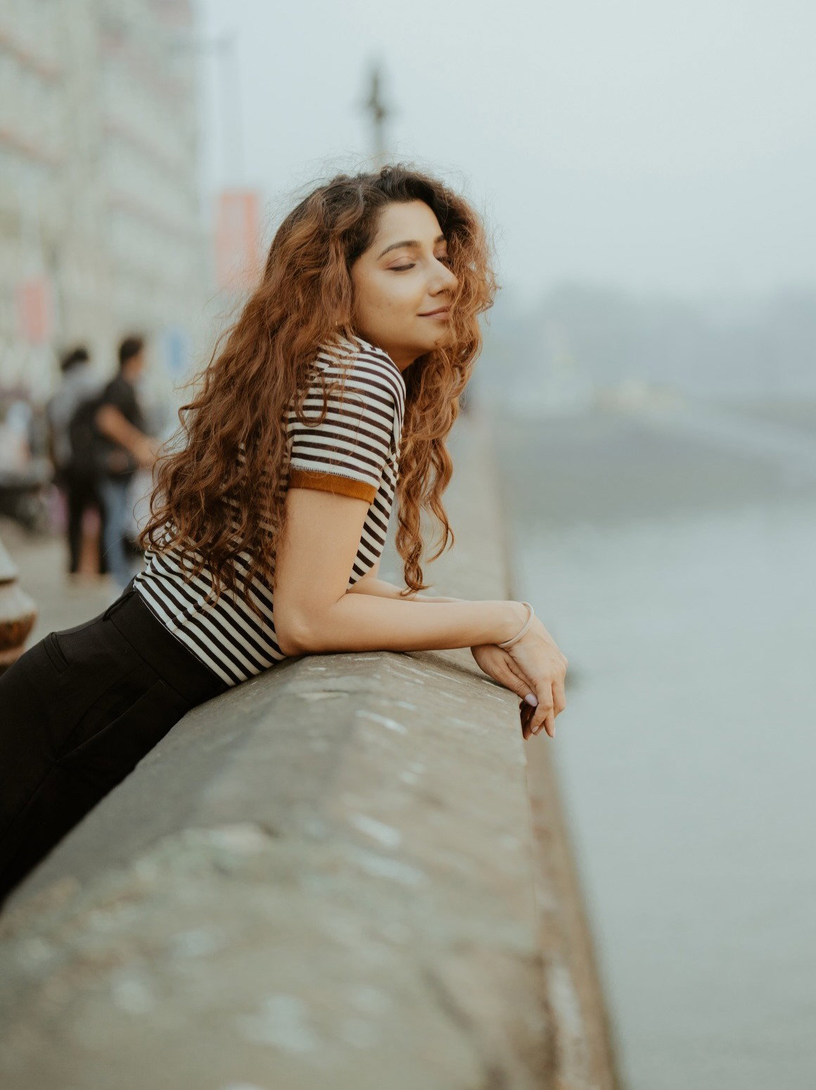 मुंबईत फोटोशूट करणाऱ्या या मराठी अभिनेत्रीला ओळखलं? - Marathi News | मुंबईत फोटोशूट करणाऱ्या या मराठी अभिनेत्रीला ओळखलं? | Latest Photos at Lokmat.com