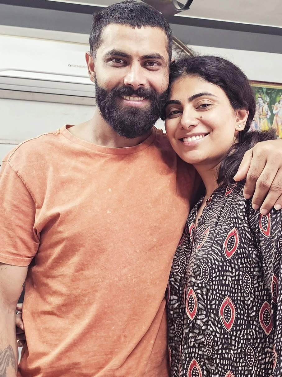 ...अन् जड्डूच्या बायकोची 'ती' भविष्यवाणी ठरली खरी - Marathi News | ...अन् जड्डूच्या बायकोची 'ती' भविष्यवाणी ठरली खरी | Latest Photos at Lokmat.com