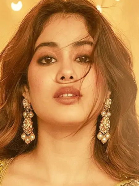 ब्लाऊज शिवताना लक्षात ठेवा ७ गोष्टी, मिळेल परफेक्ट फिटिंग... - Marathi News | ब्लाऊज शिवताना लक्षात ठेवा ७ गोष्टी, मिळेल परफेक्ट फिटिंग... | Latest Photos at Lokmat.com