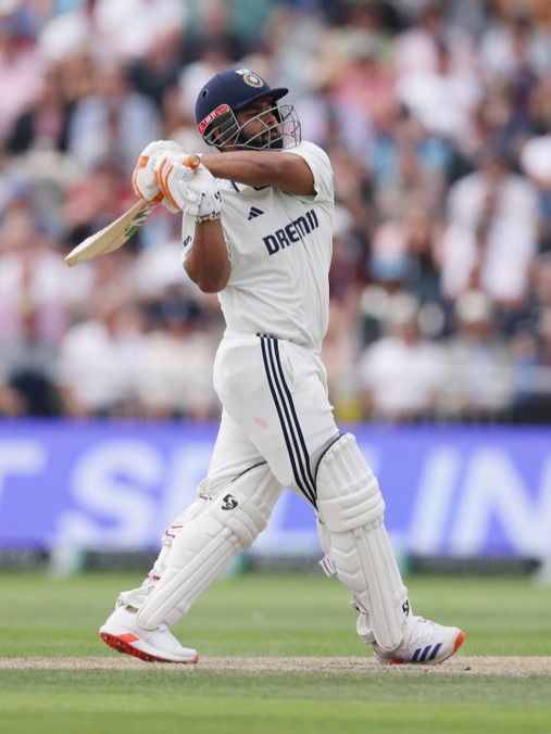 ...अन् रिषभ पंतन मोडला धोनीचा विक्रम - Marathi News | ...अन् रिषभ पंतन मोडला धोनीचा विक्रम | Latest Photos at Lokmat.com