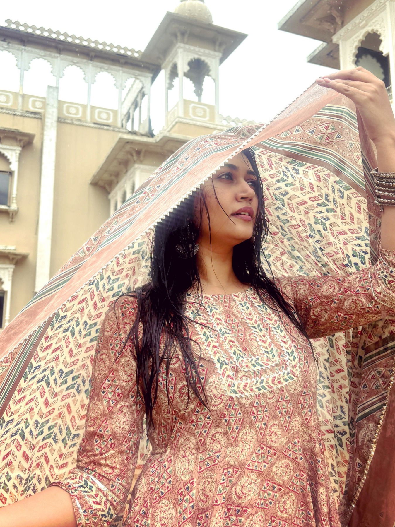 'पंचायत'मध्ये कमी गुण मिळालेली रिंकी खरी किती शिकलीये? - Marathi News | 'पंचायत'मध्ये कमी गुण मिळालेली रिंकी खरी किती शिकलीये? | Latest Photos at Lokmat.com