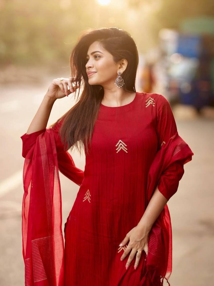 'तू ही रे माझा मितवा'मधील लावण्याचं शिक्षण काय?