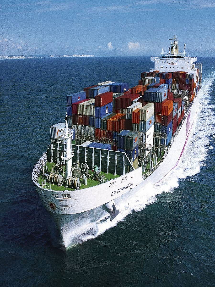 मर्चंट नेव्हीमध्ये करिअरसाठी कोणती शैक्षणिक पात्रता लागते? - Marathi News | मर्चंट नेव्हीमध्ये करिअरसाठी कोणती शैक्षणिक पात्रता लागते? | Latest Photos at Lokmat.com