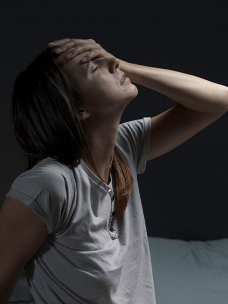 झोपताना 'ही' चूक केल्याने वाढतो हार्ट ॲटॅकचा धोका - Marathi News | झोपताना 'ही' चूक केल्याने वाढतो हार्ट ॲटॅकचा धोका | Latest Photos at Lokmat.com