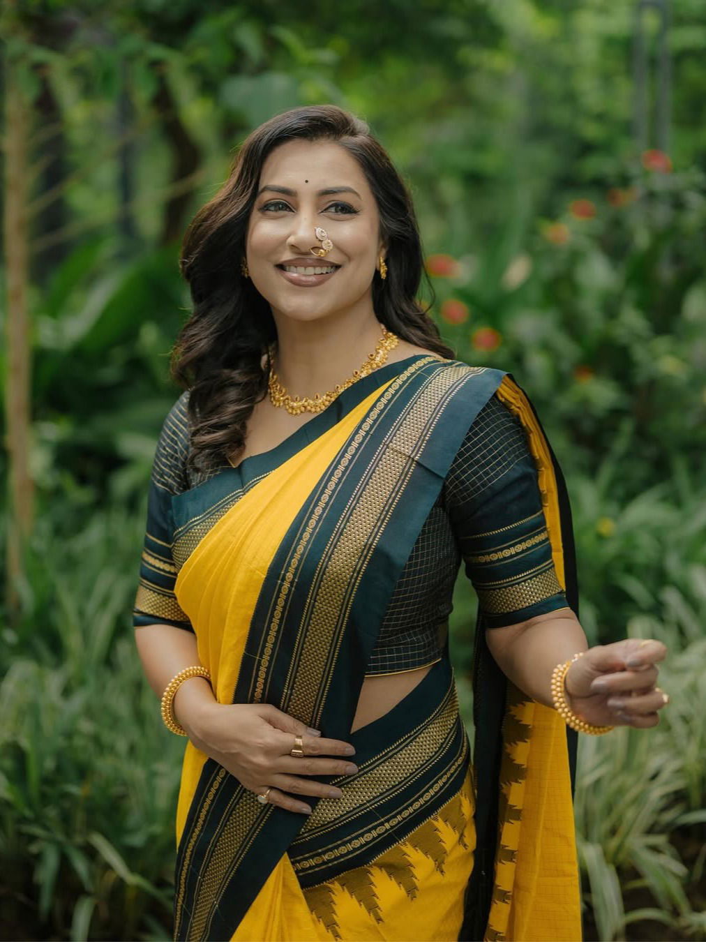 चांद तू नभातला नि बावळा चकोर मी...! - Marathi News | चांद तू नभातला नि बावळा चकोर मी...! | Latest Photos at Lokmat.com