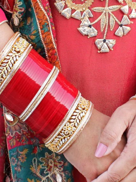 नवरीच्या हातात शोभून दिसणाऱ्या पारंपरिक बांगड्या - Marathi News | नवरीच्या हातात शोभून दिसणाऱ्या पारंपरिक बांगड्या | Latest Photos at Lokmat.com नवरीच्या हातात शोभून दिसणाऱ्या पारंपरिक बांगड्या - Marathi News | नवरीच्या हातात शोभून दिसणाऱ्या पारंपरिक बांगड्या | Latest Photos at Lokmat.com