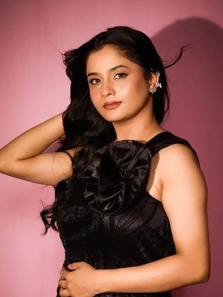 अर्णवच्या मिस इंदौरचा एलिगंट लूक, फोटो चर्चेत! - Marathi News | अर्णवच्या मिस इंदौरचा एलिगंट लूक, फोटो चर्चेत! | Latest Photos at Lokmat.com