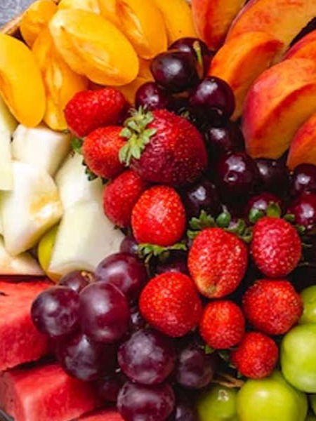 हिवाळ्यात रोगप्रतिकारक शक्ती वाढवणारी ८ फळं खायलाच हवीत... - Marathi News | हिवाळ्यात रोगप्रतिकारक शक्ती वाढवणारी ८ फळं खायलाच हवीत... | Latest Photos at Lokmat.com