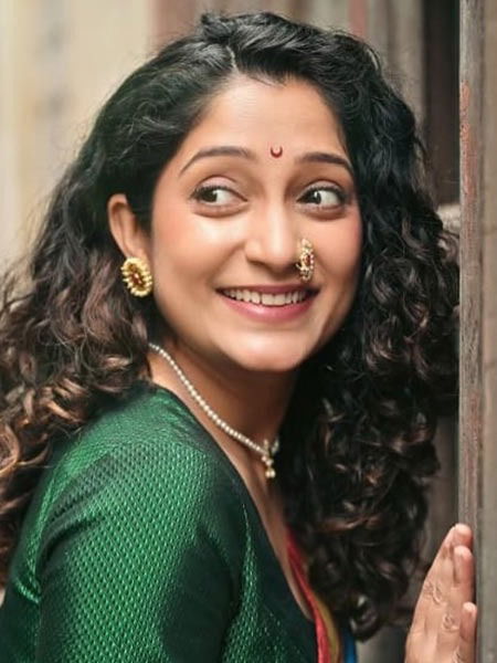 जरा हसली, जरा खुलली...! - Marathi News | जरा हसली, जरा खुलली...! | Latest Photos at Lokmat.com