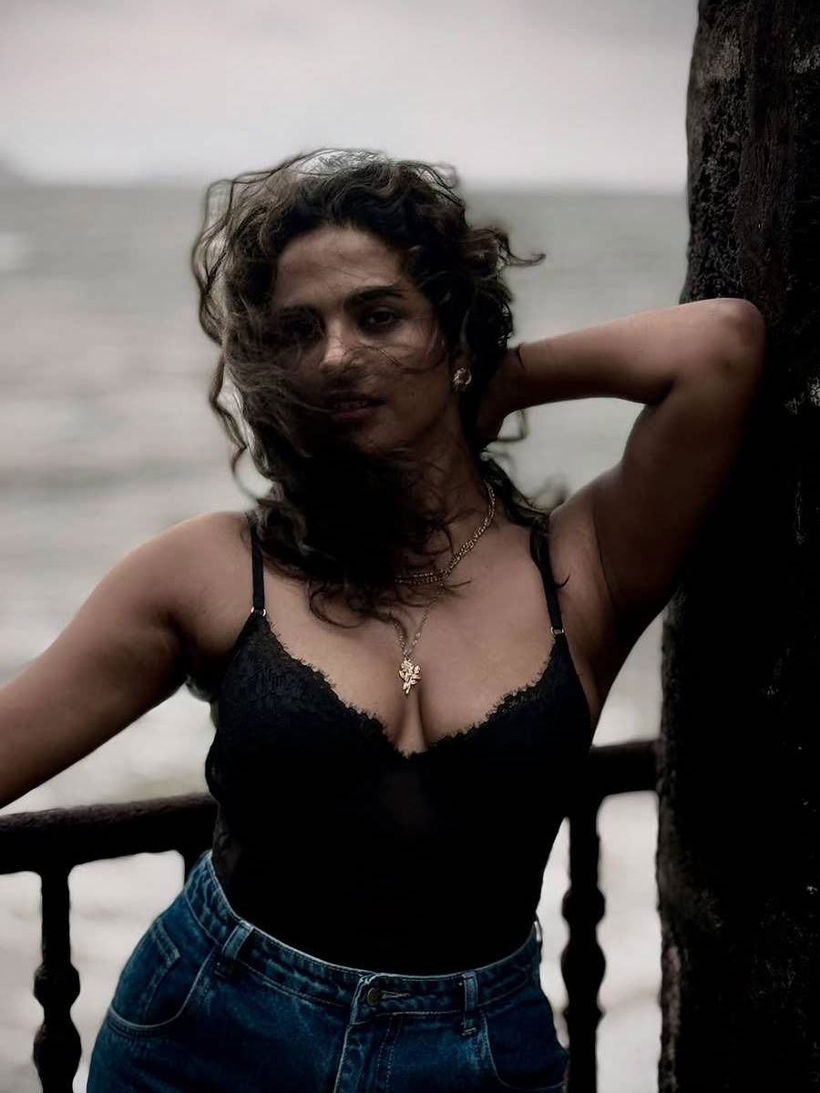 अमृता धोंगडेच्या हॉट अदा! - Marathi News | अमृता धोंगडेच्या हॉट अदा! | Latest Photos at Lokmat.com