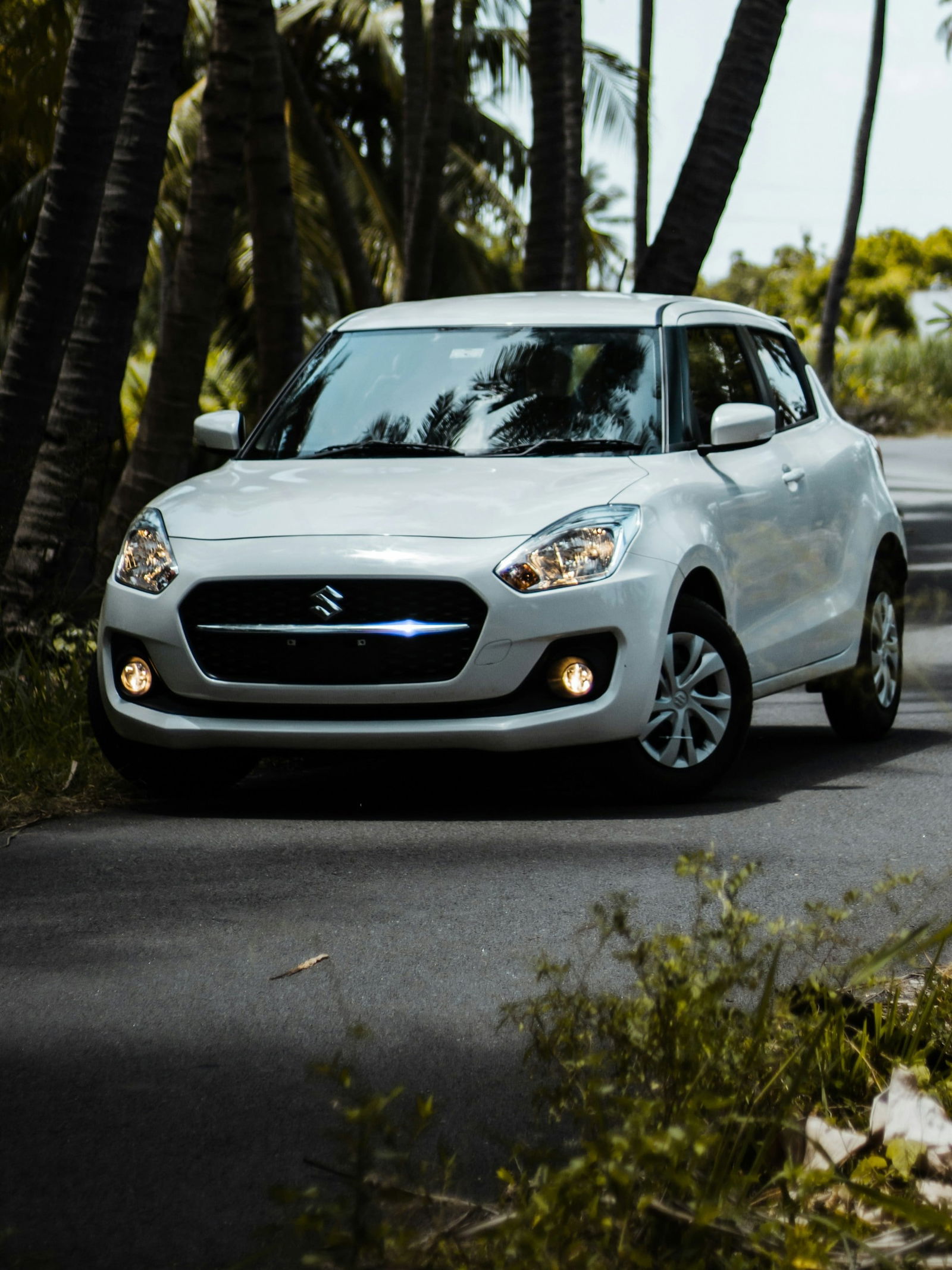 जुनी कार खरेदी करताना 'या' गोष्टी ठेवा लक्षात! - Marathi News | जुनी कार खरेदी करताना 'या' गोष्टी ठेवा लक्षात! | Latest Photos at Lokmat.com