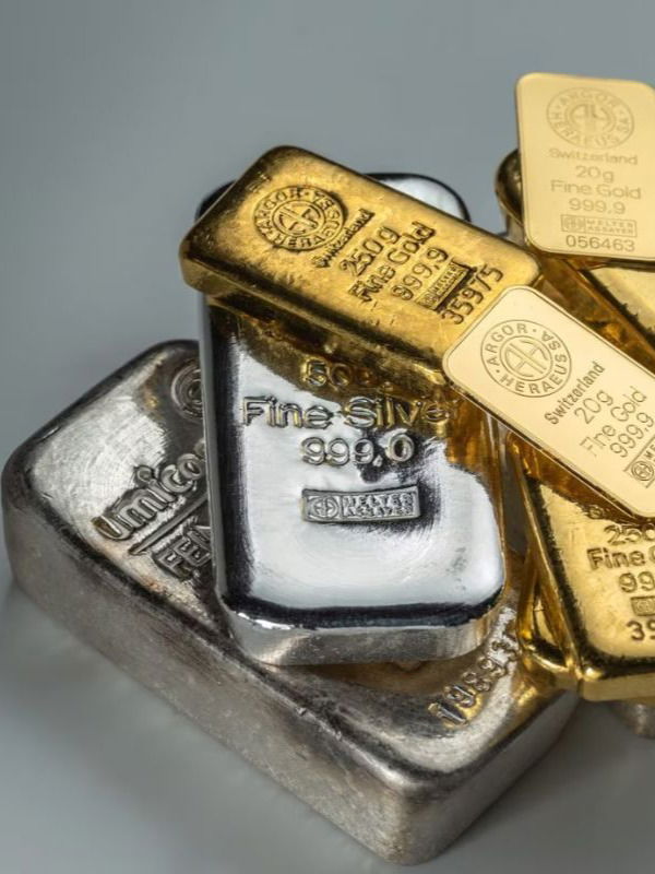 सोने महाग? आता चांदीतून कमवा नफा! - Marathi News | सोने महाग? आता चांदीतून कमवा नफा! | Latest Photos at Lokmat.com