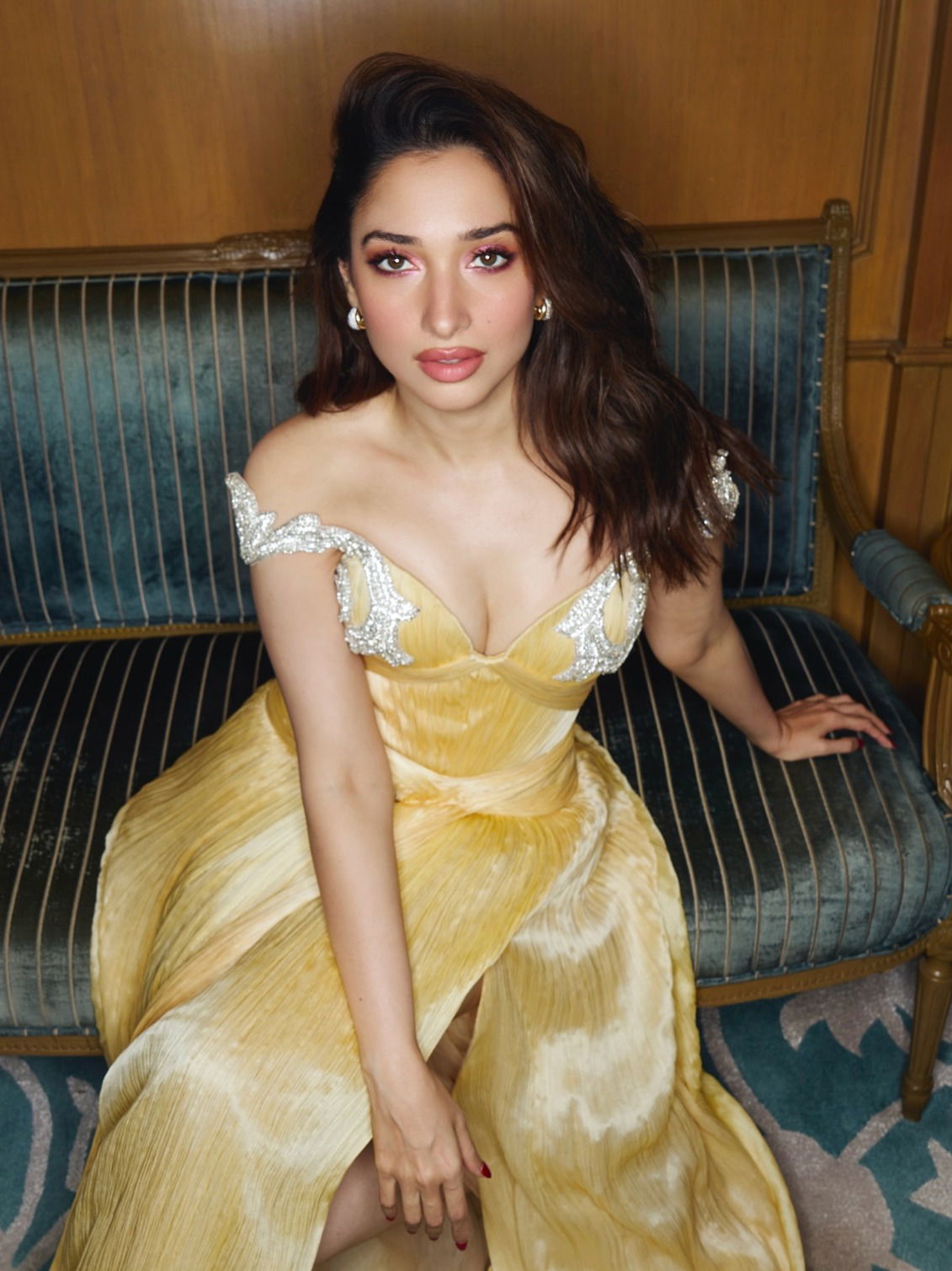 तुम हुस्न परी... तमन्नाचा ग्लॅमरस किलर लूक - Marathi News | तुम हुस्न परी... तमन्नाचा ग्लॅमरस किलर लूक | Latest Photos at Lokmat.com