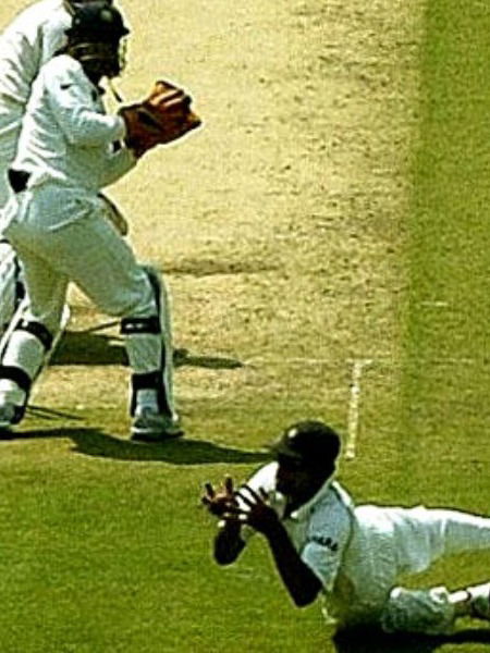 द्रविड ते रुट! टेस्टमधील बेस्ट फिल्डर... कुणाच्या नावे आहे सर्वाधिक कॅचेस घेण्याचा रेकॉर्ड - Marathi News | द्रविड ते रुट! टेस्टमधील बेस्ट फिल्डर... कुणाच्या नावे आहे सर्वाधिक कॅचेस घेण्याचा रेकॉर्ड | Latest Photos at Lokmat.com