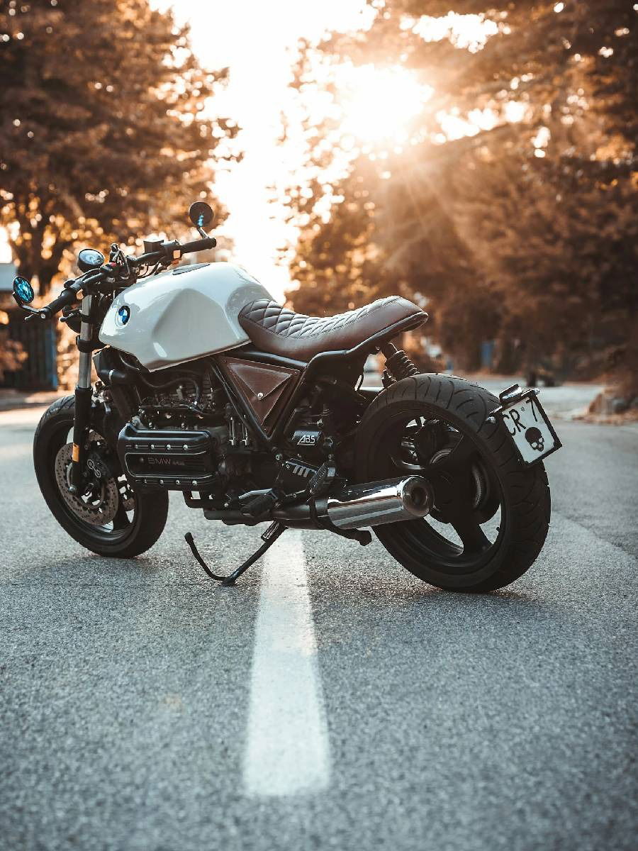 बाईक कमी मायलेज देतेय? ही सोपी ट्रिक वापरा आणि फरक बघा - Marathi News | बाईक कमी मायलेज देतेय? ही सोपी ट्रिक वापरा आणि फरक बघा | Latest Photos at Lokmat.com