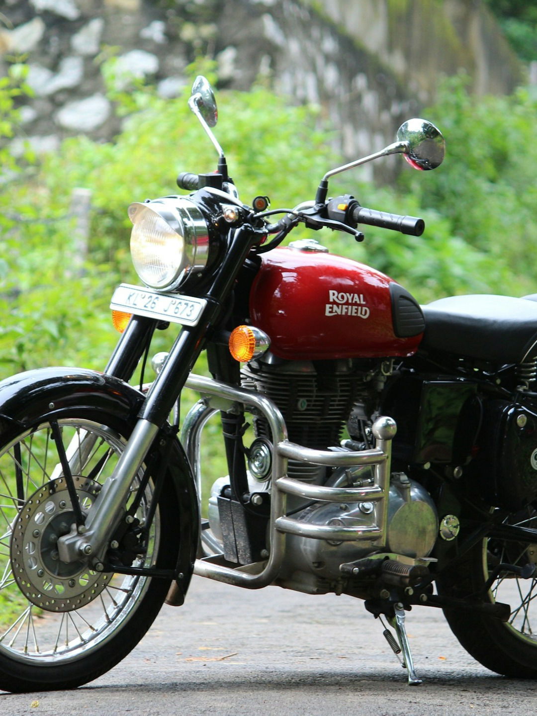 रॉयल एनफिल्डची बुलेट कोण बनवते? - Marathi News | रॉयल एनफिल्डची बुलेट कोण बनवते? | Latest Photos at Lokmat.com