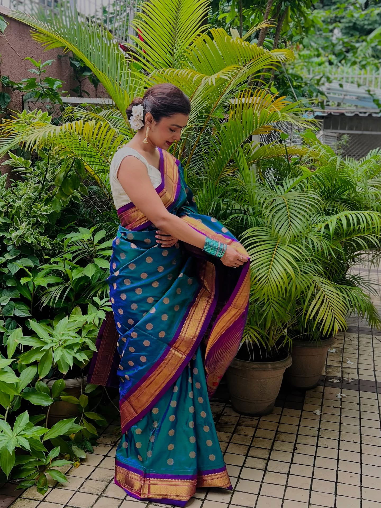 अवतरली लाडाची, नवसाची गौराई माझी! - Marathi News | अवतरली लाडाची, नवसाची गौराई माझी! | Latest Photos at Lokmat.com