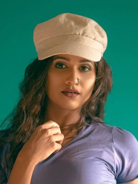 स्टाईल में रहने का...! - Marathi News | स्टाईल में रहने का...! | Latest Photos at Lokmat.com