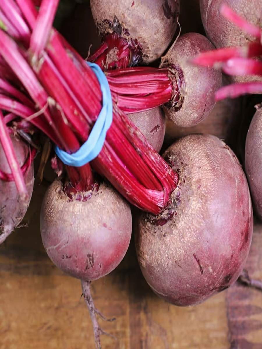 बीटपासून लिप बाम कसा बनवायचा? - Marathi News | बीटपासून लिप बाम कसा बनवायचा? | Latest Photos at Lokmat.com