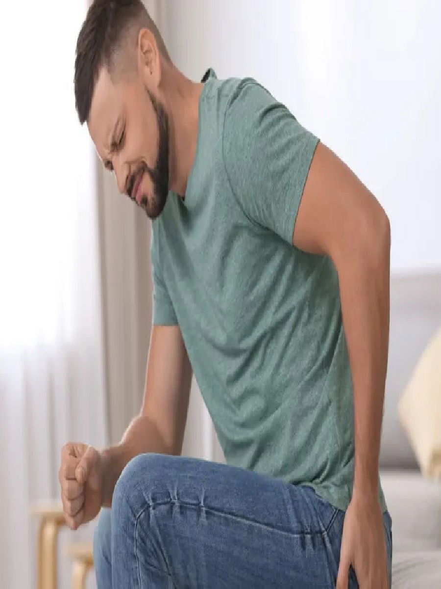 मूळव्याध होण्यासाठी 'या' चुका ठरतात कारणीभूत - Marathi News | मूळव्याध होण्यासाठी 'या' चुका ठरतात कारणीभूत | Latest Photos at Lokmat.com