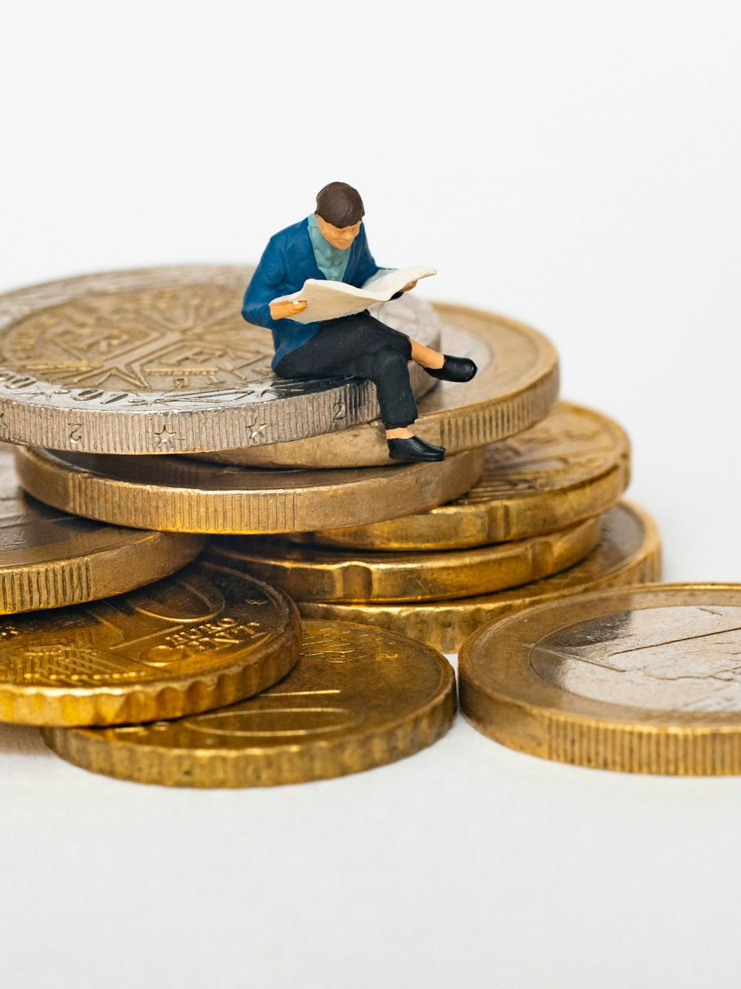 EMI पासून मुक्ती कशी मिळवायची? - Marathi News | EMI पासून मुक्ती कशी मिळवायची? | Latest Photos at Lokmat.com