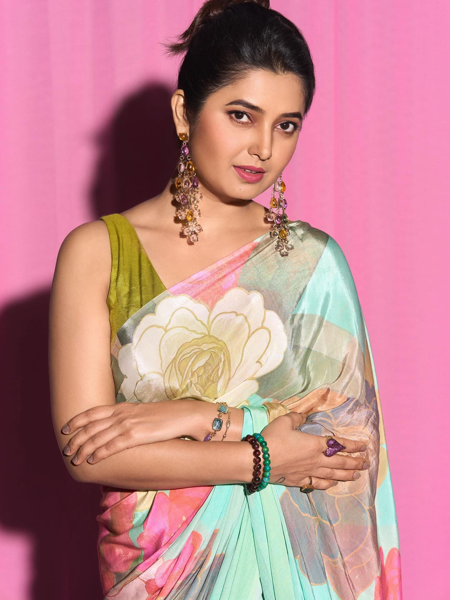 मी मध्ये मध्ये प्रेमात पडते पण... - Marathi News | मी मध्ये मध्ये प्रेमात पडते पण... | Latest Photos at Lokmat.com