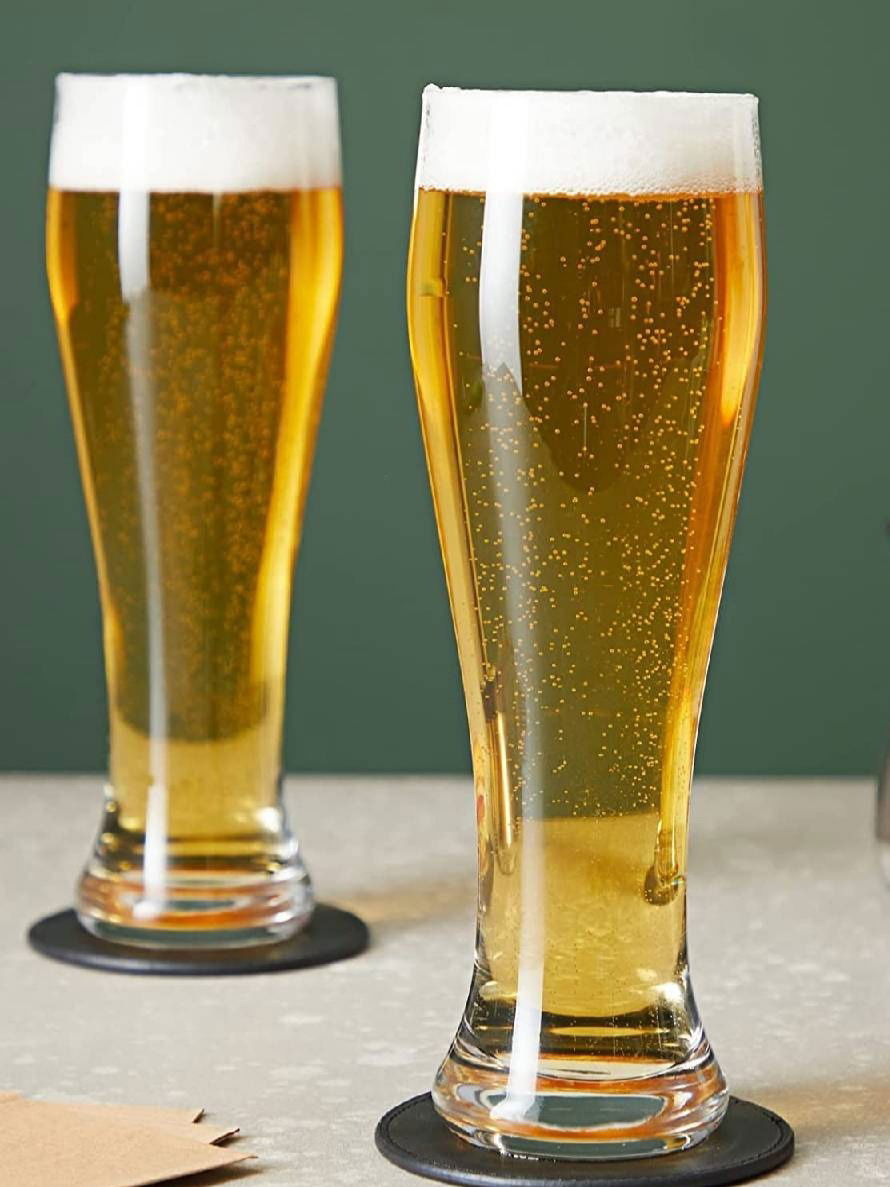 बाजारात मिळणारी १८० रुपयांची बियर बनते ३० रुपयांत - Marathi News | बाजारात मिळणारी १८० रुपयांची बियर बनते ३० रुपयांत | Latest Photos at Lokmat.com