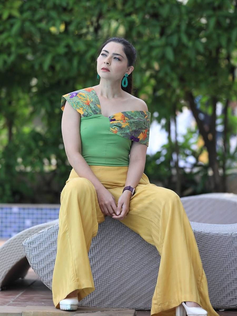 वेस्टर्न लूकमध्ये अप्सरेचा ग्लॅमरस अवतार! - Marathi News | वेस्टर्न लूकमध्ये अप्सरेचा ग्लॅमरस अवतार! | Latest Photos at Lokmat.com