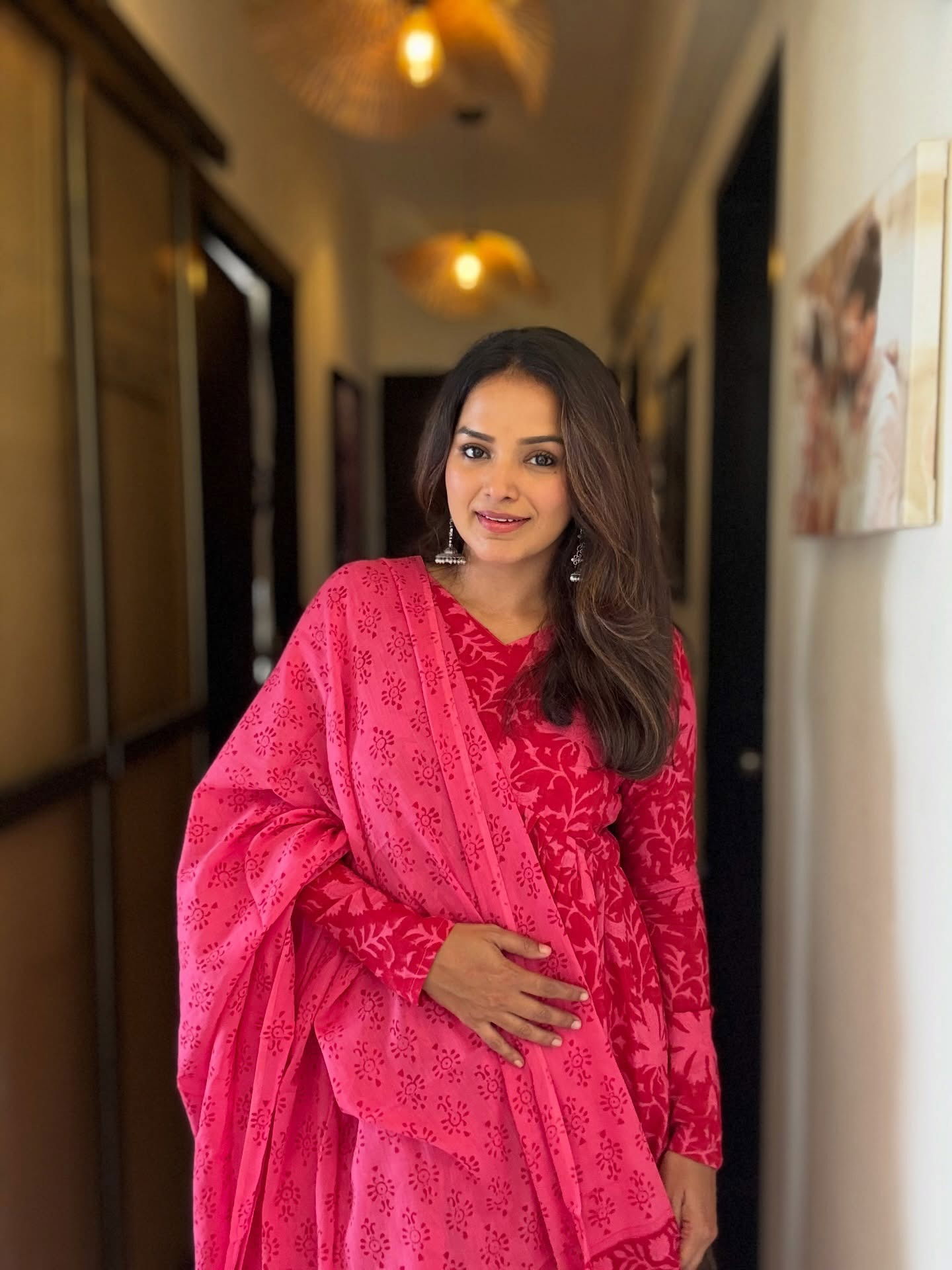 तू भी गुलाबी, मै भी गुलाबी!