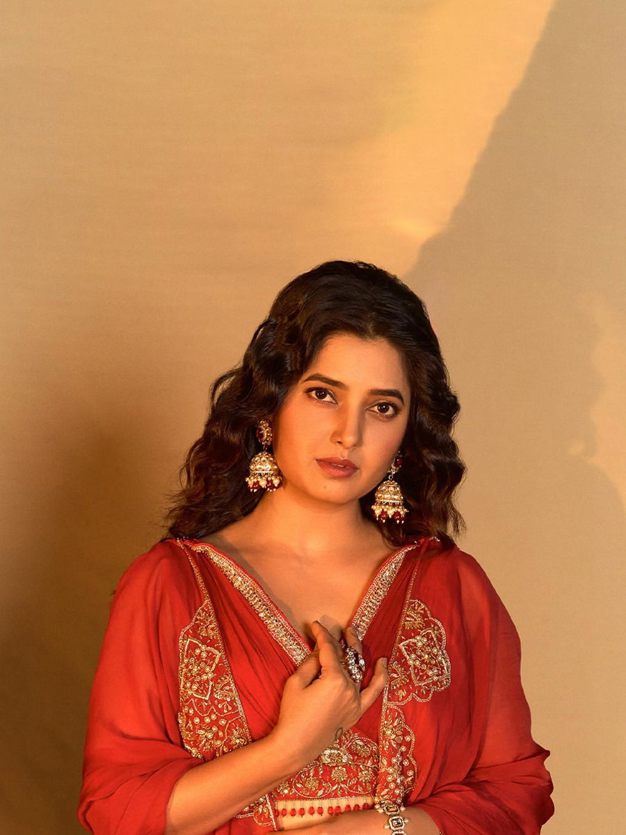 माझी देखणी सुरत, न्हाई हटत कुणाच्या नजरा - Marathi News | माझी देखणी सुरत, न्हाई हटत कुणाच्या नजरा | Latest Photos at Lokmat.com