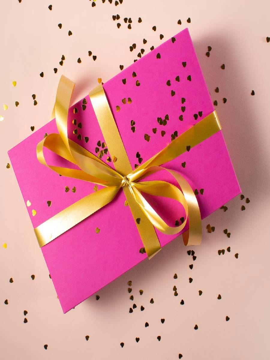 दिवाळीत मित्रांना काही खास द्यायचंय? ही गिफ्ट आयडिया एकदम परफेक्ट! - Marathi News | दिवाळीत मित्रांना काही खास द्यायचंय? ही गिफ्ट आयडिया एकदम परफेक्ट! | Latest Photos at Lokmat.com