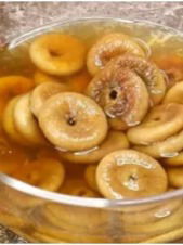 पावसाळ्यात भिजवलेले अंजीर खाण्याचे भन्नाट फायदे - Marathi News | पावसाळ्यात भिजवलेले अंजीर खाण्याचे भन्नाट फायदे | Latest Photos at Lokmat.com