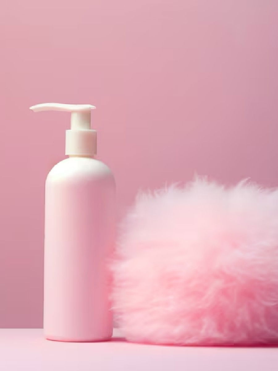 शॅम्पू आणि कंडिशनरही होतात खराब? - Marathi News | शॅम्पू आणि कंडिशनरही होतात खराब? | Latest Photos at Lokmat.com