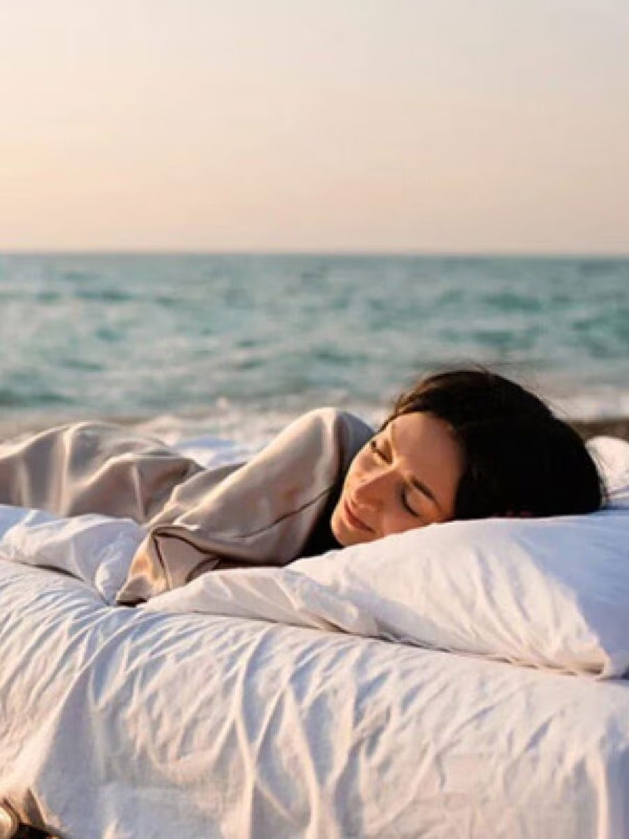 'स्लीप टुरिझ्म'! Gen-Z मध्ये लोकप्रिय होतोय ट्रॅव्हलिंगचा नवा ट्रेंड - Marathi News | 'स्लीप टुरिझ्म'! Gen-Z मध्ये लोकप्रिय होतोय ट्रॅव्हलिंगचा नवा ट्रेंड | Latest Photos at Lokmat.com