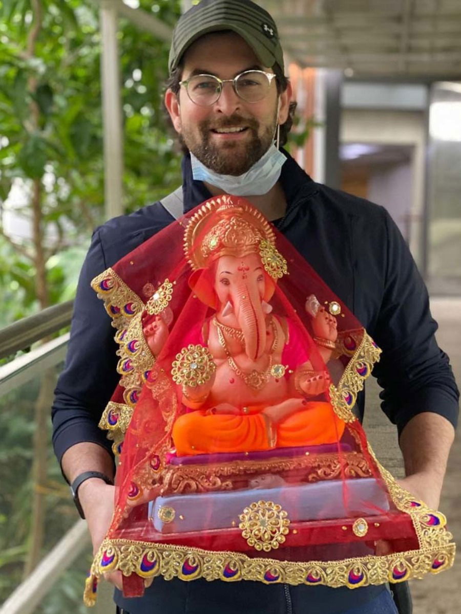 गणपती झाकून का आणतात माहितीय? - Marathi News | गणपती झाकून का आणतात माहितीय? | Latest Photos at Lokmat.com