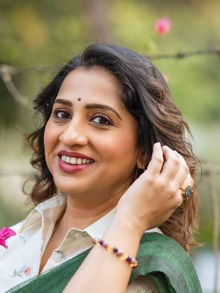 क्या खूब लगती हो, बडी सुंदर दिखती हो! - Marathi News | क्या खूब लगती हो, बडी सुंदर दिखती हो! | Latest Photos at Lokmat.com