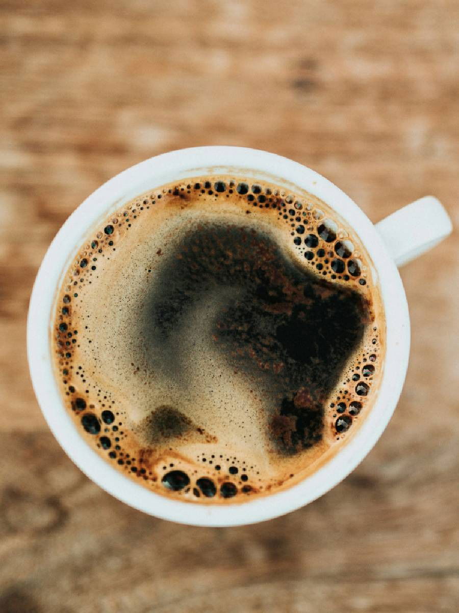 कॉफीचा कडवटपणा कमी करण्याचा सर्वोत्तम मार्ग - Marathi News | कॉफीचा कडवटपणा कमी करण्याचा सर्वोत्तम मार्ग | Latest Photos at Lokmat.com