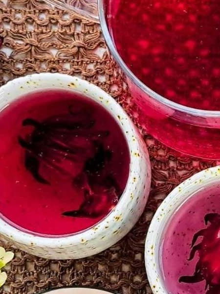 जास्वंदीचा चहा प्या, पाहा कमालीचे फायदे - Marathi News | जास्वंदीचा चहा प्या, पाहा कमालीचे फायदे | Latest Photos at Lokmat.com