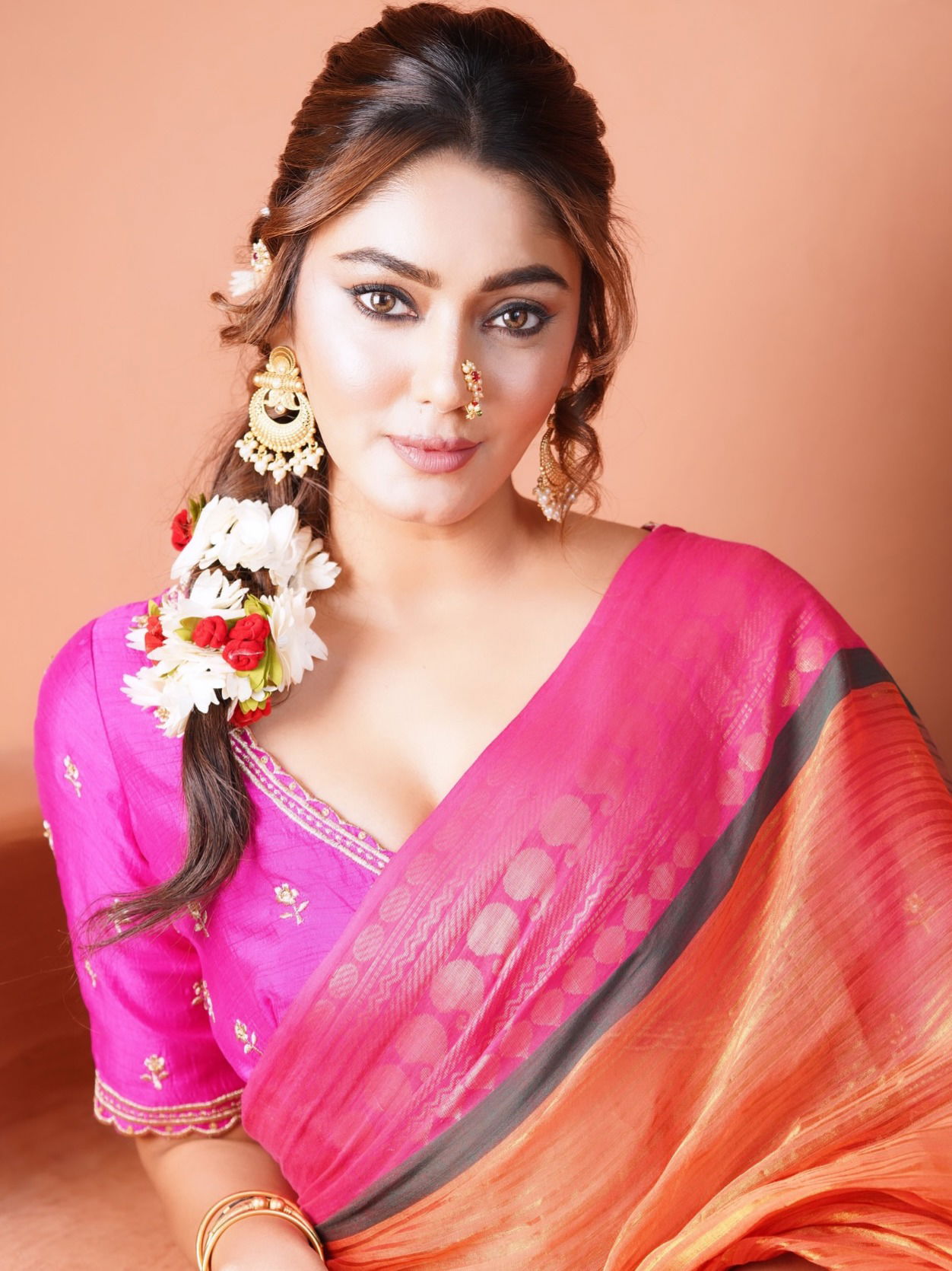 मराठमोळ्या साडीत बॉलिवूड अभिनेत्री दिसतेय सुंदर - Marathi News | मराठमोळ्या साडीत बॉलिवूड अभिनेत्री दिसतेय सुंदर | Latest Photos at Lokmat.com