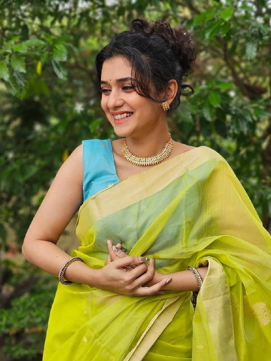 वैष्णवी कल्याणकरचं मोहात पडणारं सौंदर्य - Marathi News | वैष्णवी कल्याणकरचं मोहात पडणारं सौंदर्य | Latest Photos at Lokmat.com