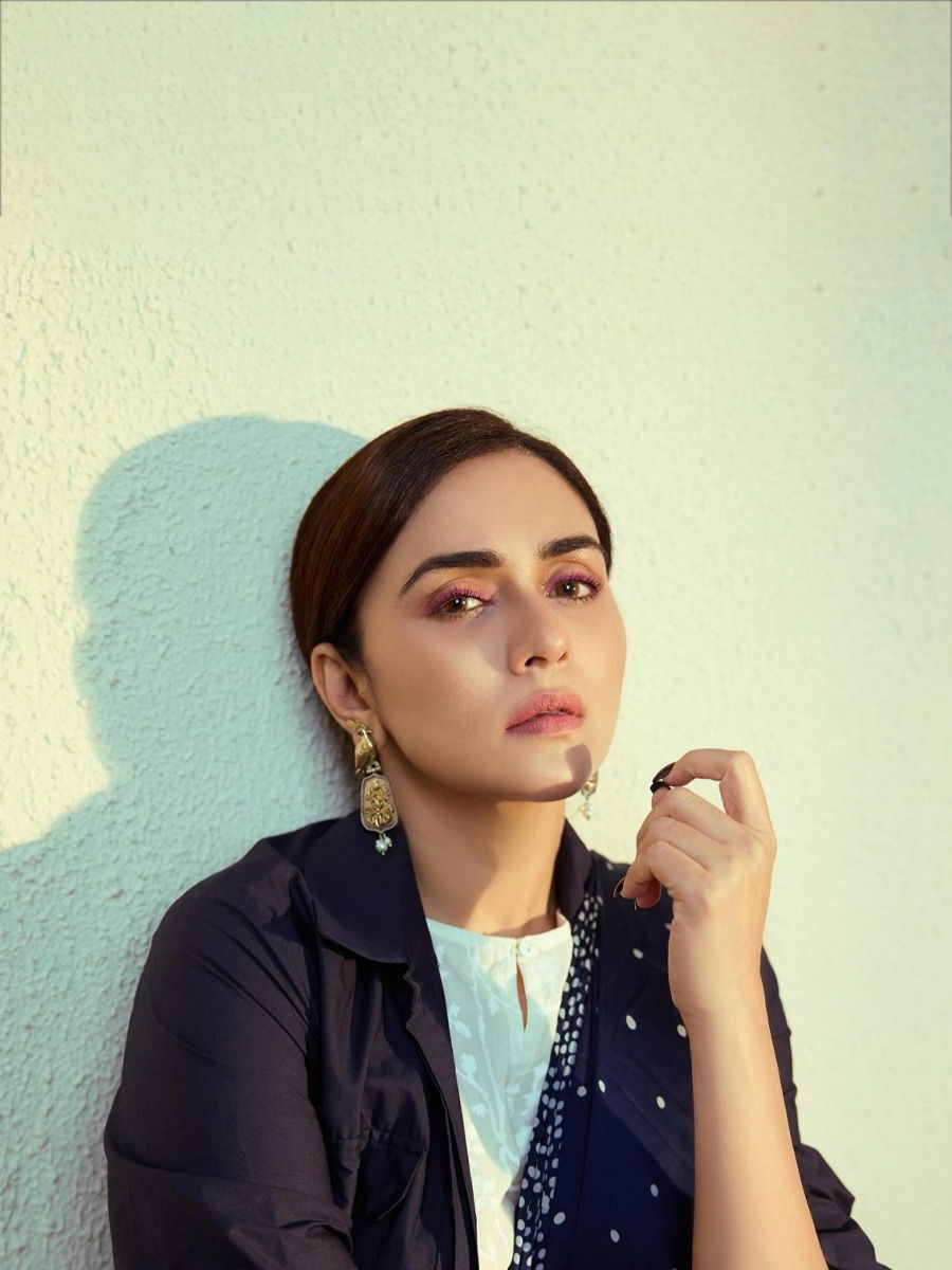 'चंद्रमुखी'चा ग्लॅमरस लूक..! 'चंद्रमुखी'चा ग्लॅमरस लूक..!