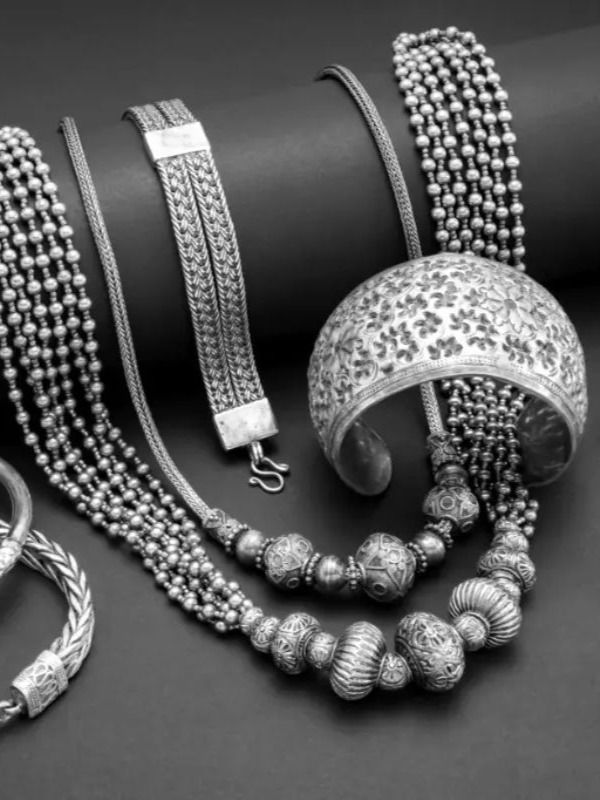 चांदीत गुंतवणूक करण्याचे पर्याय? - Marathi News | चांदीत गुंतवणूक करण्याचे पर्याय? | Latest Photos at Lokmat.com