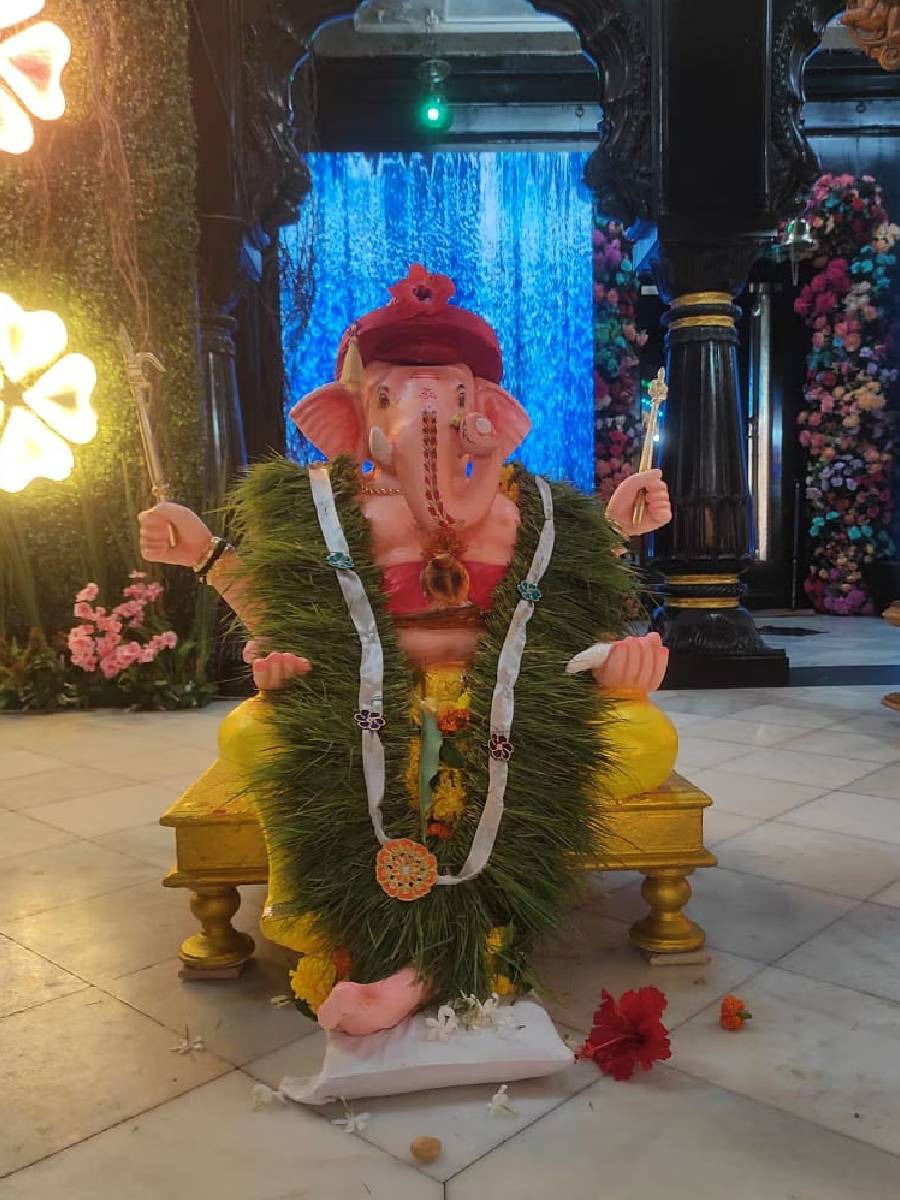 सांगलीतील'चोर गणपती; पावणे दोनशे वर्षांची परंपरा - Marathi News | सांगलीतील'चोर गणपती; पावणे दोनशे वर्षांची परंपरा | Latest Photos at Lokmat.com