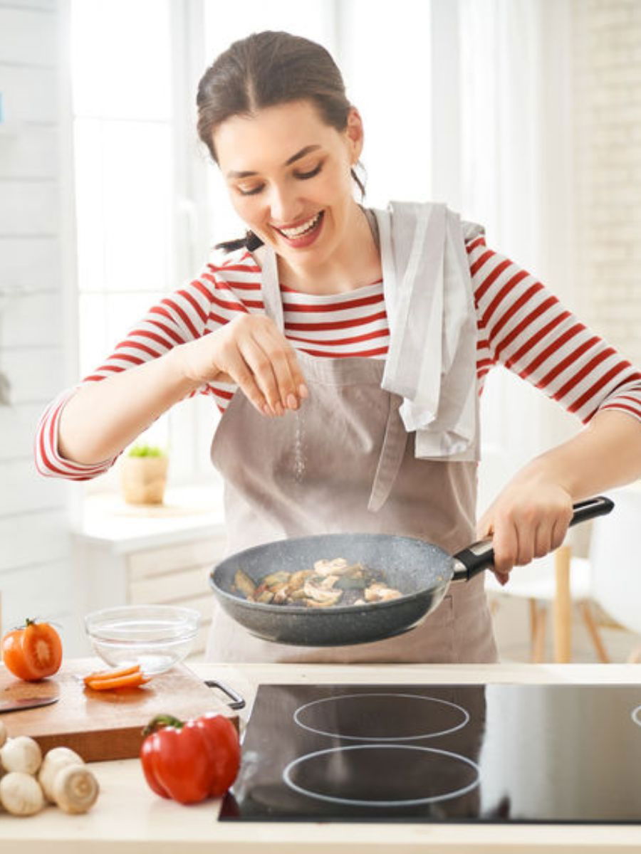 किचनमध्ये 'ही' भांडी वापरल्याने कॅन्सरचा धोका? - Marathi News | किचनमध्ये 'ही' भांडी वापरल्याने कॅन्सरचा धोका? | Latest Photos at Lokmat.com किचनमध्ये 'ही' भांडी वापरल्याने कॅन्सरचा धोका? - Marathi News | किचनमध्ये 'ही' भांडी वापरल्याने कॅन्सरचा धोका? | Latest Photos at Lokmat.com