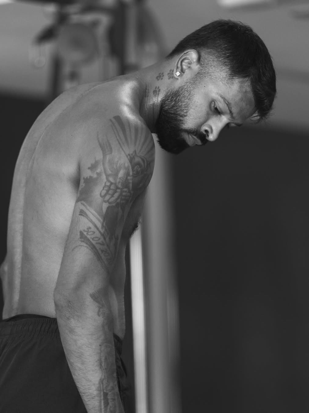 हिट अँण्ड फिट पांड्या काय खातो? जाणून घ्या त्याचा डाएट प्लॅन - Marathi News | हिट अँण्ड फिट पांड्या काय खातो? जाणून घ्या त्याचा डाएट प्लॅन | Latest Photos at Lokmat.com