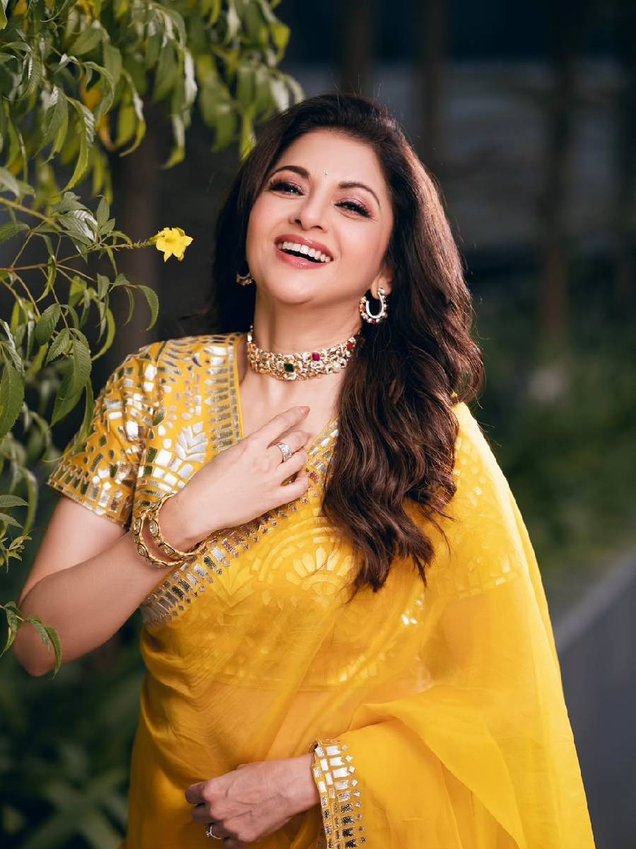 भाग्यश्रीचं आडनाव माहितीये का? - Marathi News | भाग्यश्रीचं आडनाव माहितीये का? | Latest Photos at Lokmat.com