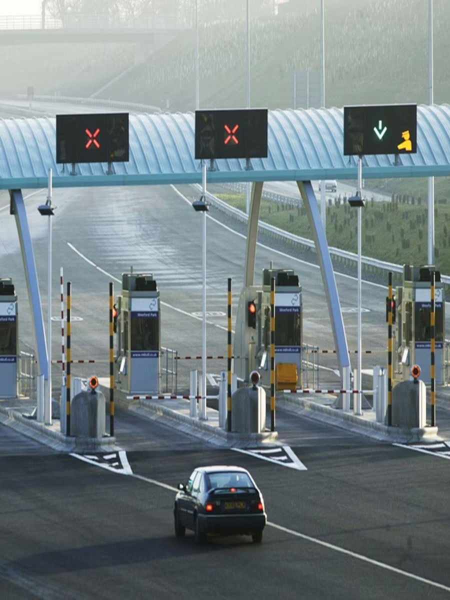 एका वर्षात देशभरात येणार इलेक्ट्रॉनिक टोल - Marathi News | एका वर्षात देशभरात येणार इलेक्ट्रॉनिक टोल | Latest Photos at Lokmat.com