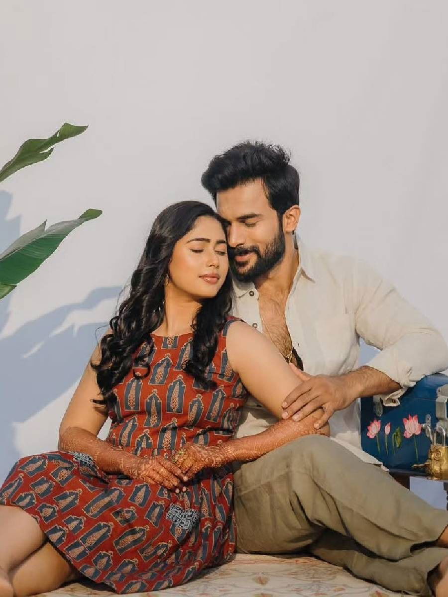 लग्नानंतर विशाल-अक्षयाचं रोमँटिक फोटोशूट - Marathi News | लग्नानंतर विशाल-अक्षयाचं रोमँटिक फोटोशूट | Latest Photos at Lokmat.com