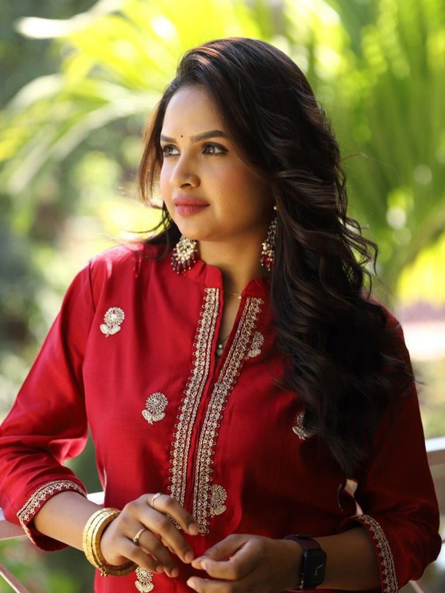 मन धावतंया तुझ्याच मागं...